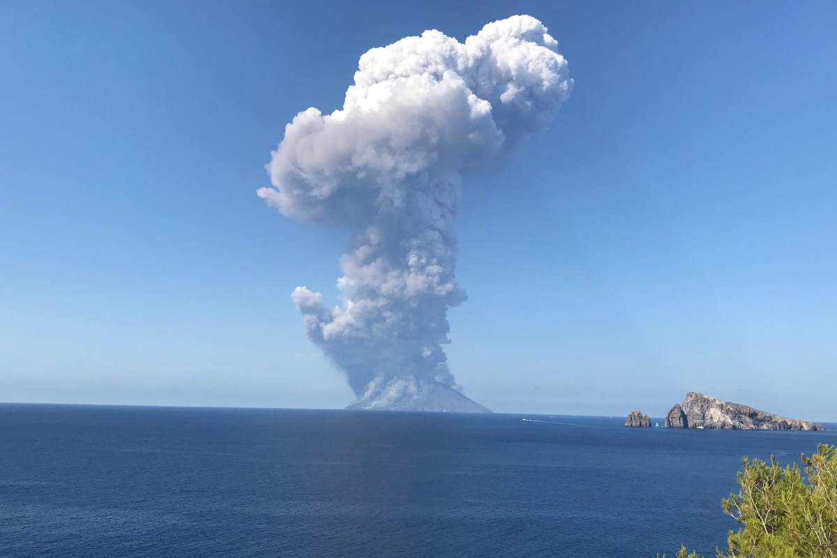 Paura per l'eruzione del vulcano Stromboli che ha causato una vittima