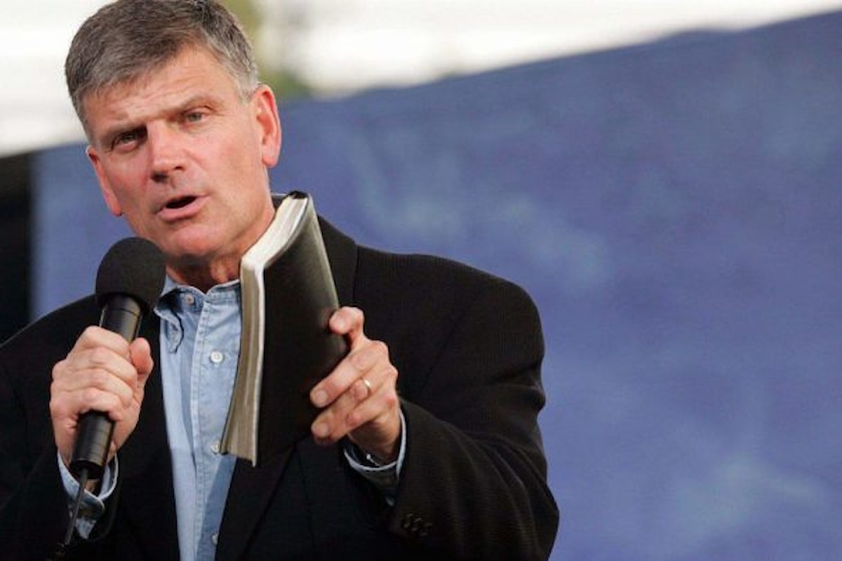 Il predicatore americano Franklin Graham vuole portare la sua chiesa in Italia, usando un ospedale da campo e molta pubblicità