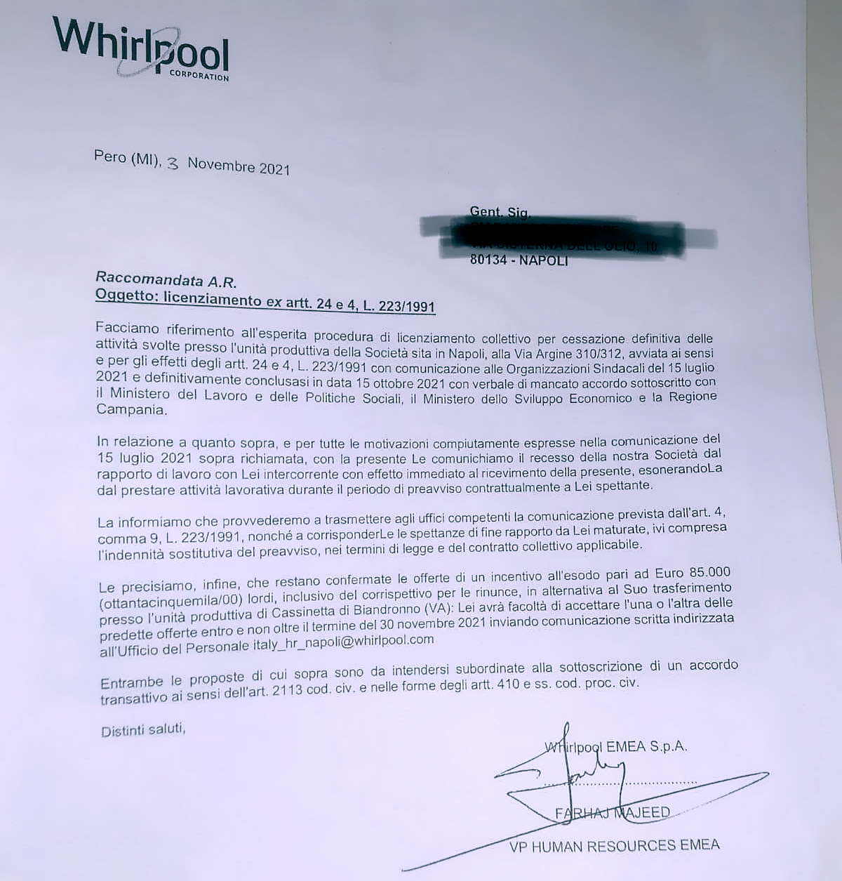 Partite le prime lettere di licenziamento di Whirlpool ai dipendenti dello stabilimento di Napoli