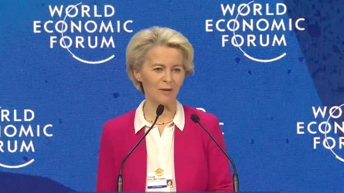 La von der Leyen a Davos: L'Ucraina deve vincere questa guerra