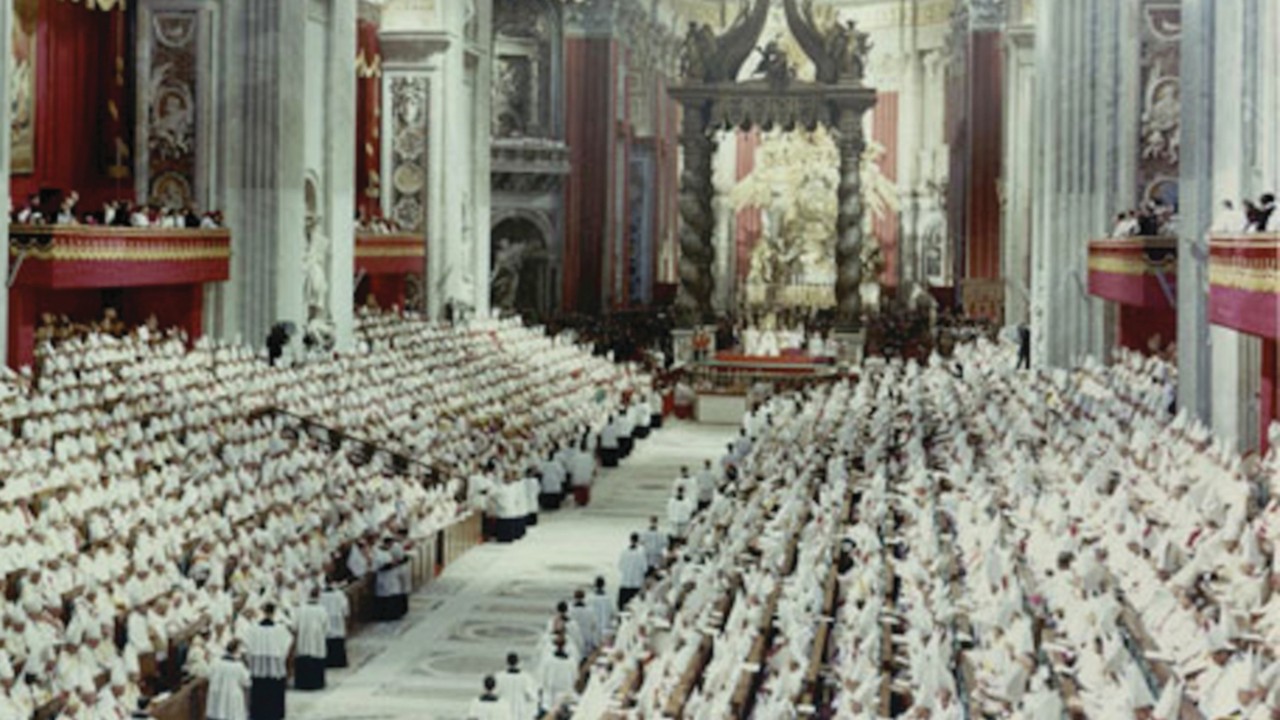 Delusione dei preti sposati sulle mancate riforme di Bergoglio. Così la Chiesa muore piano piano