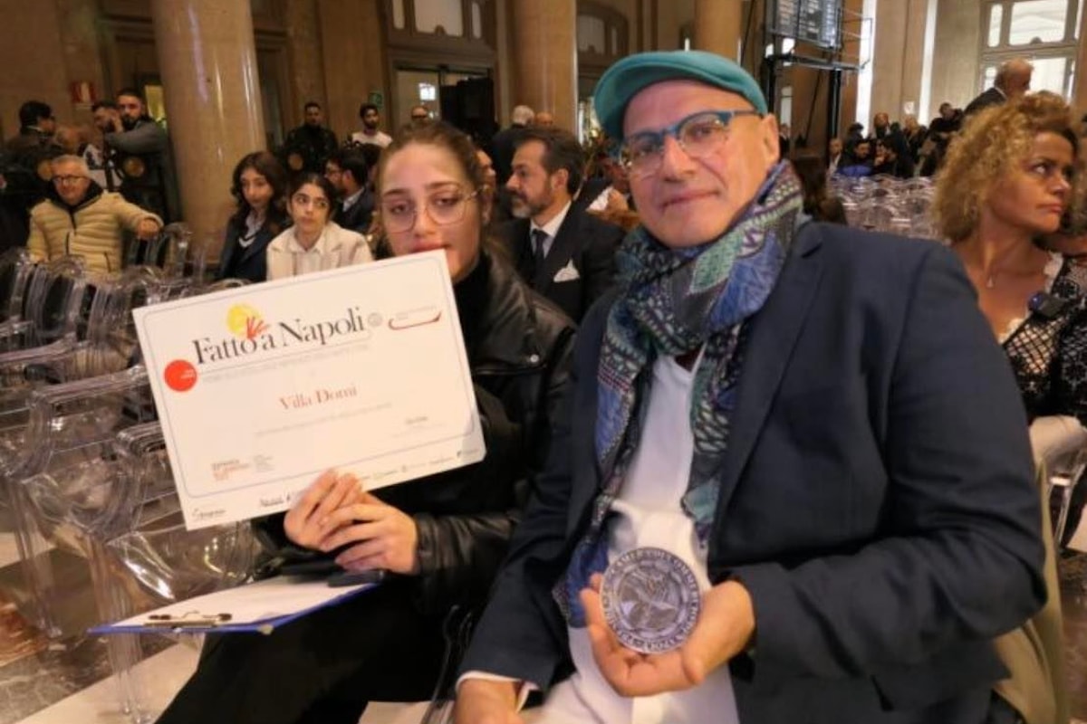 Un importante e prestigioso riconoscimento è stato consegnato a Domenico Kontessa patron di Villa Domi il Premio denominato “Fatto Napoli“