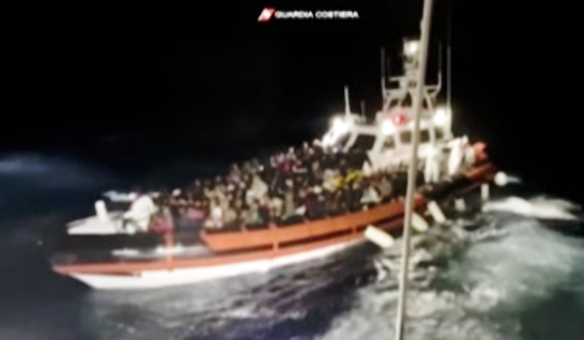 L’encomiabile Guardia Costiera soccorre 211 migranti a largo di Lampedusa