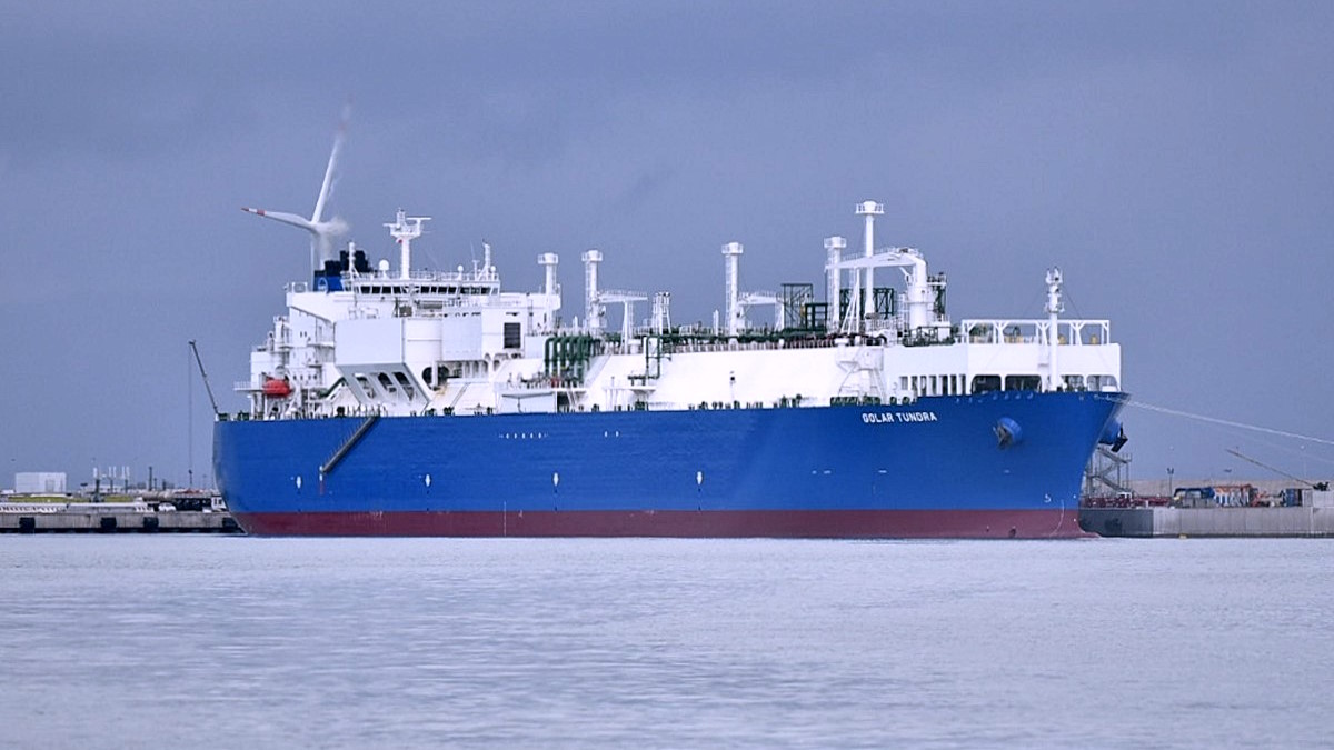 Contrordine: la nave rigassificatrice Golar Tundra che doveva operare a Piombino andrà a Vado Ligure