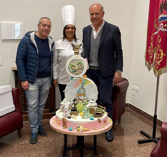Milazzo (ME) - Partecipante ai campionati artisti decoratori di dolci ricevuta a Palazzo dell’Aquila