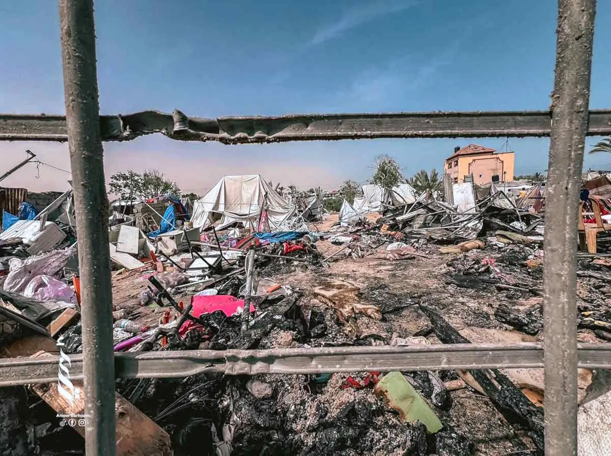 Domenica lo Stato canaglia di Israele sta compiendo un nuovo massacro a Gaza dove gli ospedali in gran parte non sono più operativi