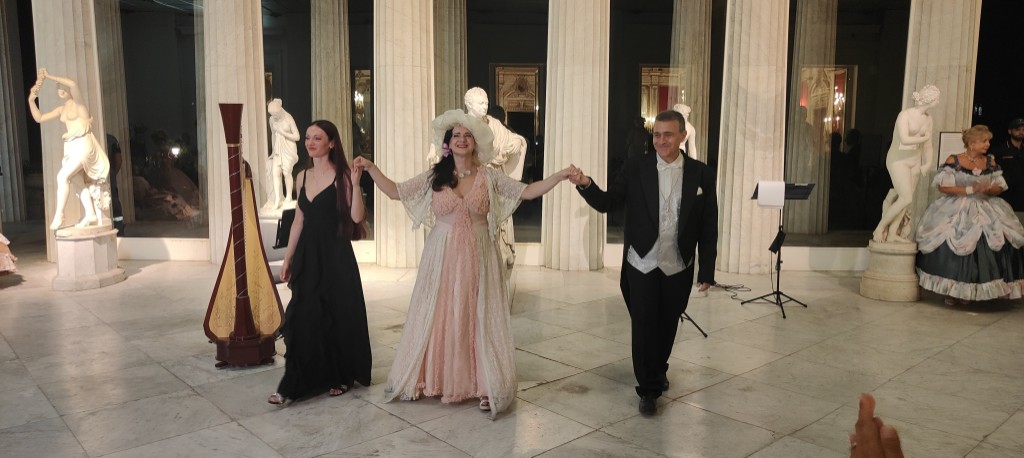 Un tuffo nell’Ottocento a Villa Pignatelli con “Note d’Amore – Passeggiate e Serenate