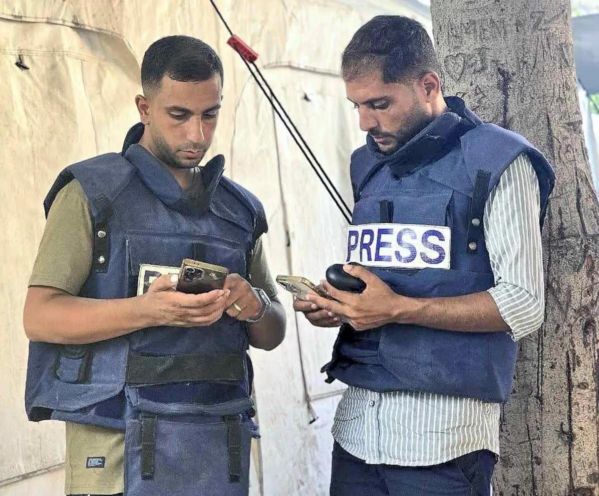 Uccidere giornalisti e chiamarla difesa: la propaganda per la comunità ebraica di Roma a supporto della politica genocidaria di Israele